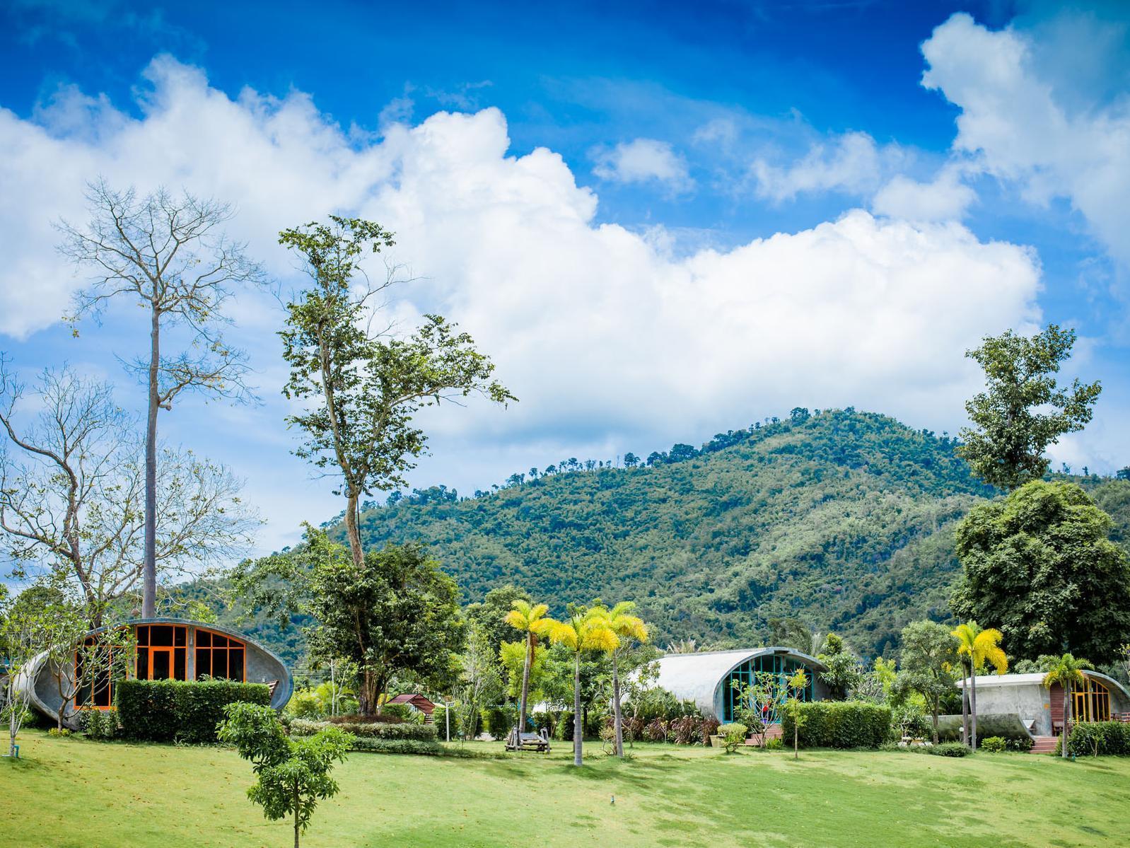 The Banyan Leaf Resort Suan Phueng Bagian luar foto