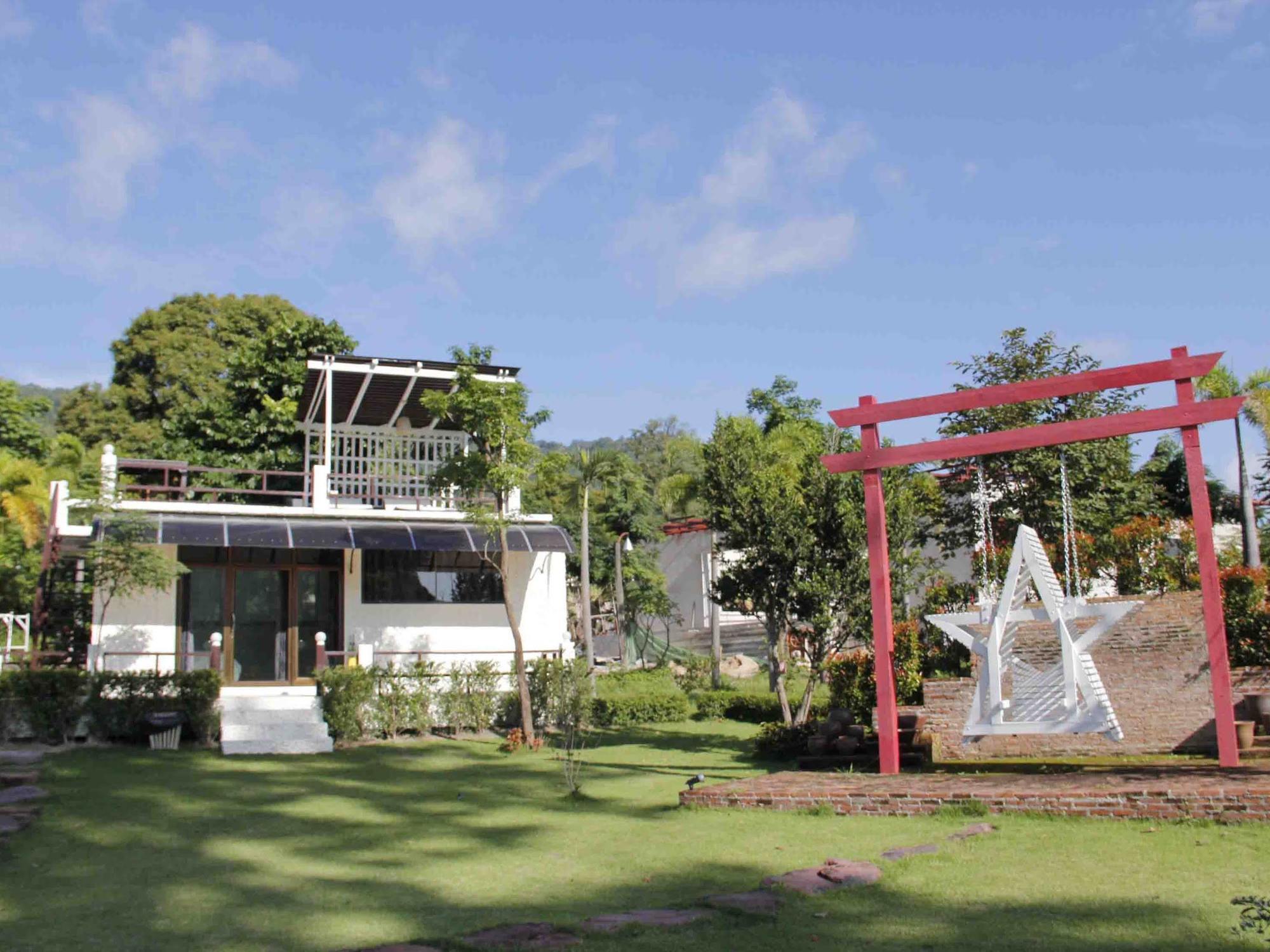 The Banyan Leaf Resort Suan Phueng Bagian luar foto